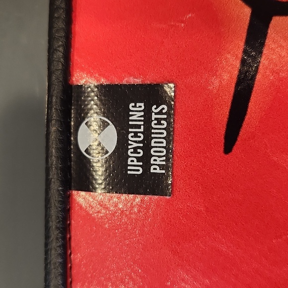 Upcycled billboard large bag or purse HO-LO red - Picture 3 of 14